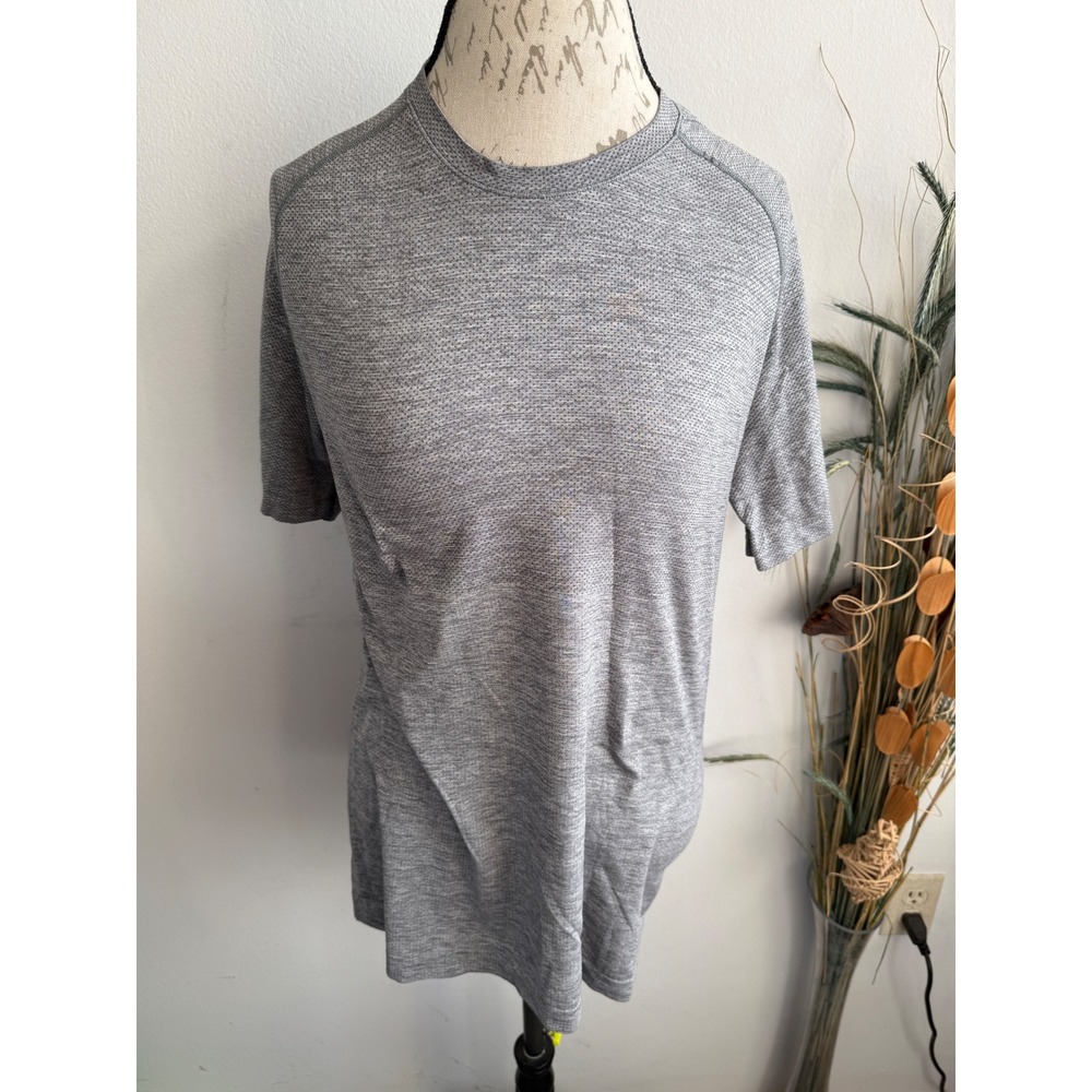 Lululemon Mens Metal Vent Tech Short Sleeve Shirt Heathered Grey Size M 3016